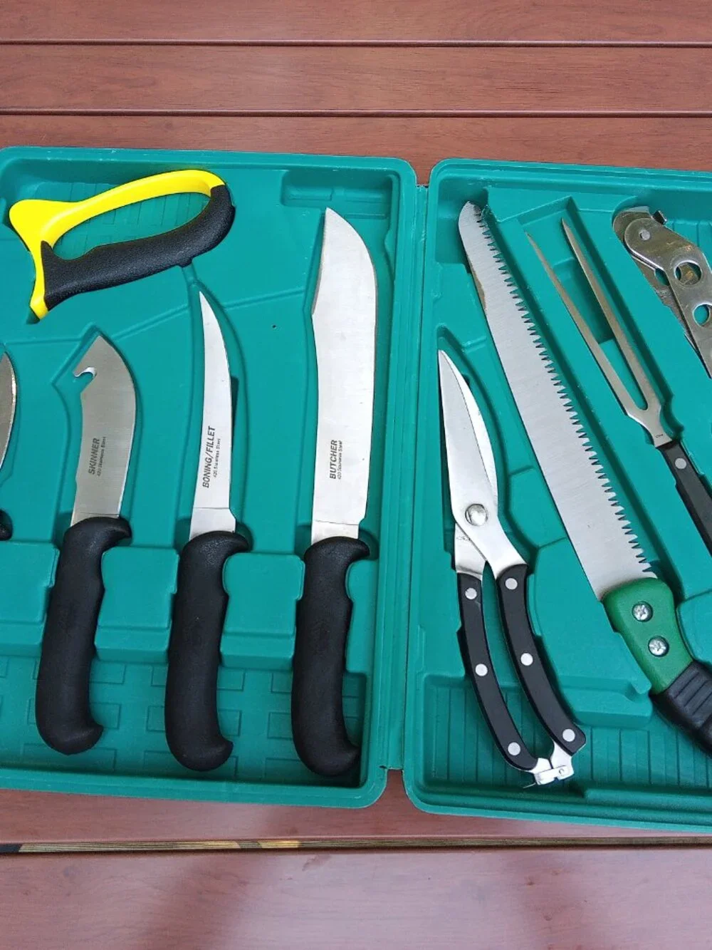 GRIP Outdoor Field Dressing Kit Hunting Knife Set w/ Saw & Game Shears Hard Case